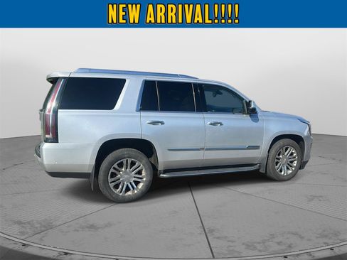 Used 2017 Cadillac Escalade 4WD image 4