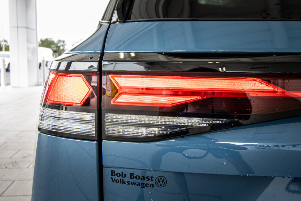 New 2026 Volkswagen Tiguan SE R-Line FWD image 14