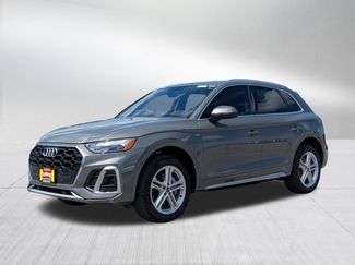 Used 2023 Audi Q5 e Premium w/ Convenience Package AWD/4WD video 3