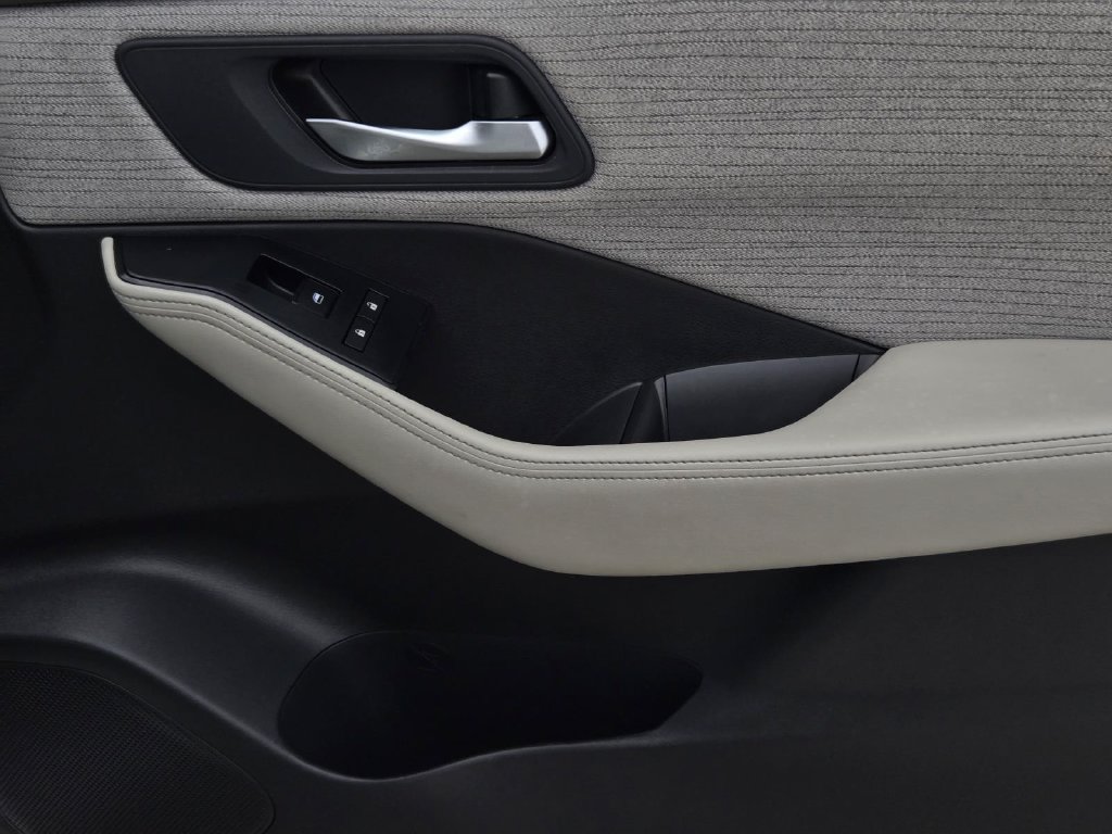 Certified 2023 Nissan Rogue SV FWD image 8