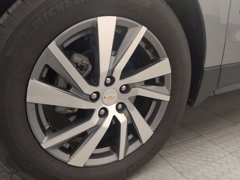 Used 2023 Chevrolet Equinox Premier FWD image 31