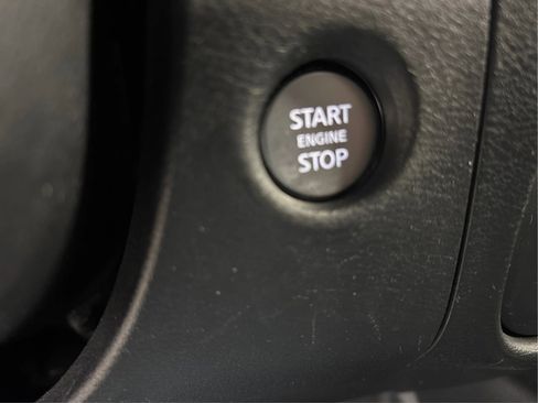 Used 2022 Nissan Frontier SV image 38