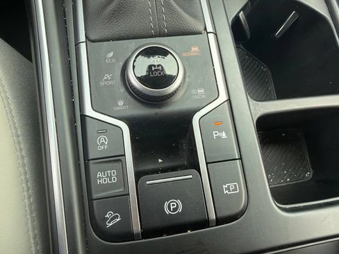 Certified 2024 Kia Sorento S w/ Panoramic Sunroof Package AWD/4WD image 18