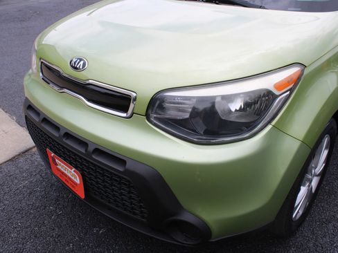 Used 2015 Kia Soul + FWD image 3