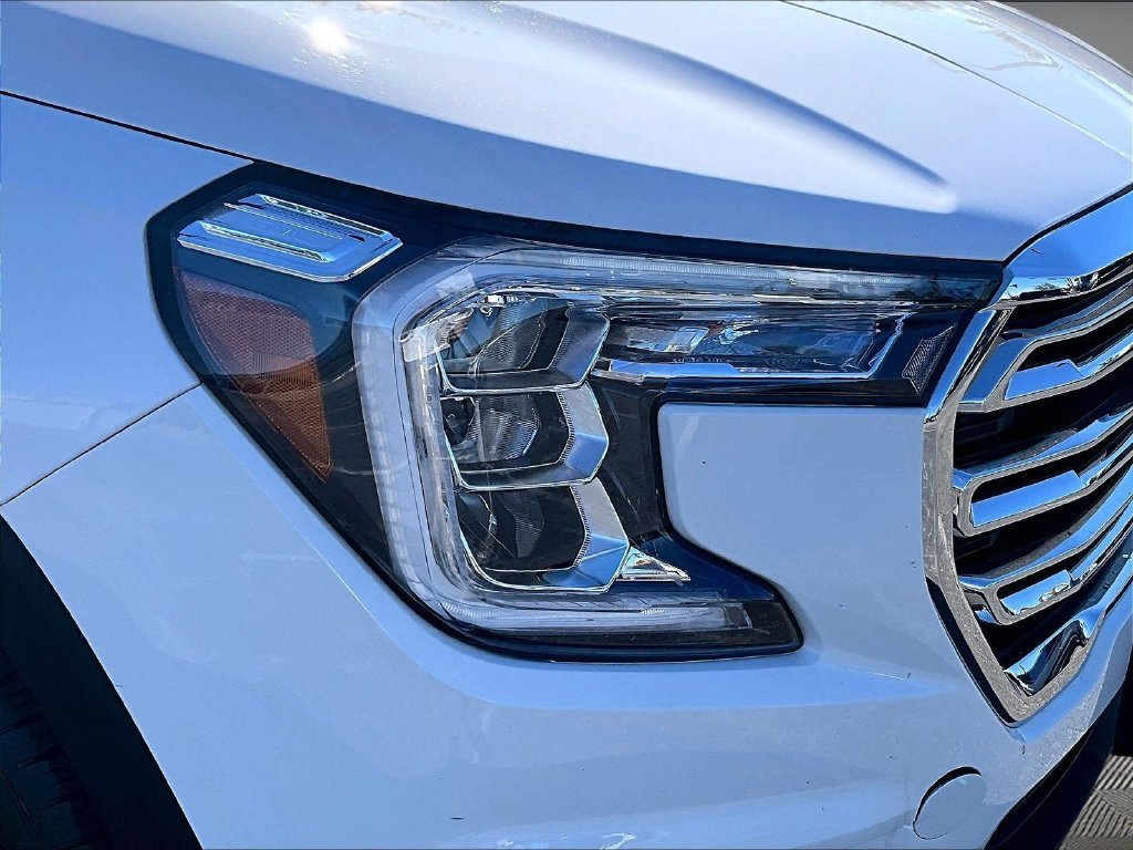 Used 2024 GMC Terrain SLT AWD/4WD image 34