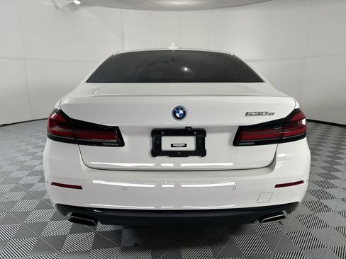Used 2022 BMW 530e w/ Premium Package RWD image 7