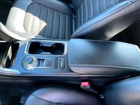 Used 2017 Ford Fusion SE w/ Equipment Group 201A image 16