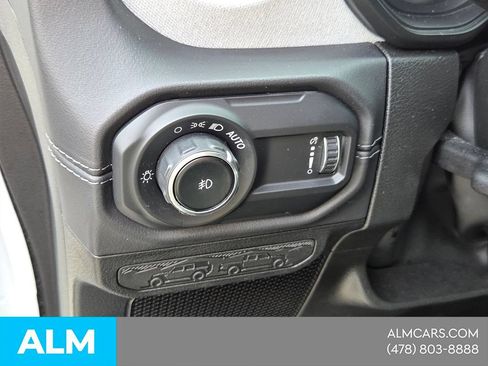 Used 2025 Jeep Wrangler Unlimited Sahara AWD/4WD image 26