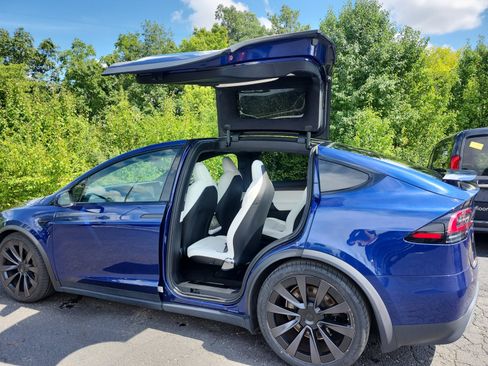 Used 2023 Tesla Model X AWD/4WD image 17