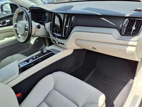 Certified 2024 Volvo XC60 B5 Plus w/ Protection Package Premier AWD/4WD image 10