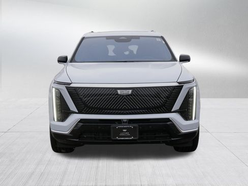 Used 2026 Cadillac Vistiq Luxury w/ LPO, Floor Liner Package AWD/4WD image 2