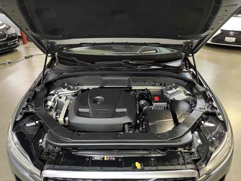 Used 2020 Volvo XC60 T5 R-Design image 48