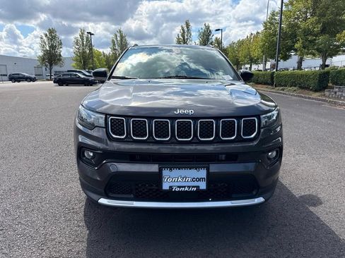 Used 2023 Jeep Compass Limited AWD/4WD image 2