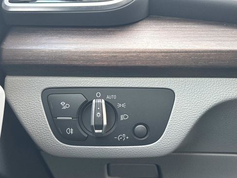 Used 2024 Audi Q5 2.0T Premium w/ Convenience Package image 27