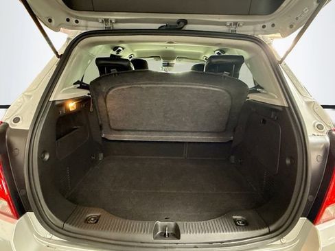 Used 2021 Chevrolet Trax LT image 24