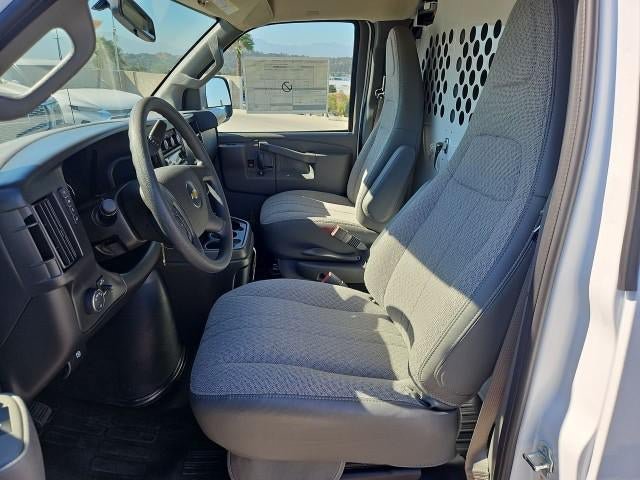 New 2026 Chevrolet Express 2500 Extended w/ Communications Package RWD image 18