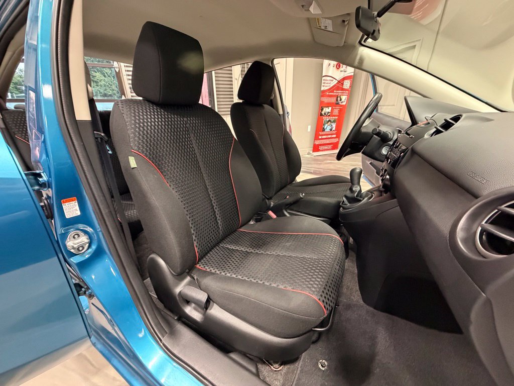 Used 2011 MAZDA MAZDA2 Touring FWD image 4