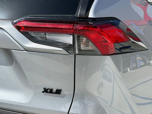Used 2021 Toyota RAV4 XLE w/ Convenience Package FWD image 27