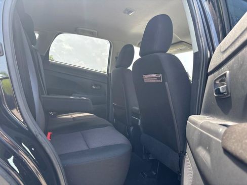 Used 2018 Mitsubishi Outlander Sport ES FWD image 16