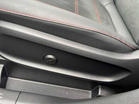 Certified 2025 Mercedes-Benz GLA 250 4MATIC image 18