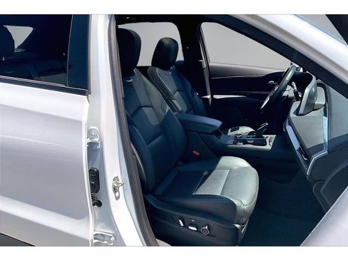 Used 2025 Cadillac XT4 Sport AWD/4WD image 29