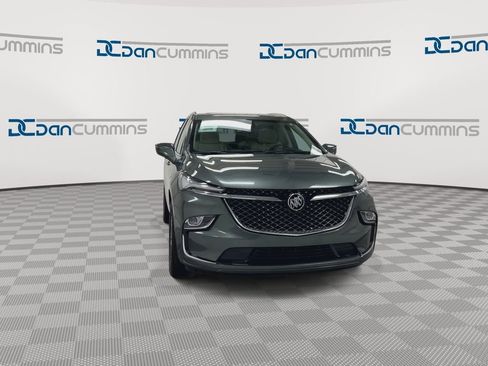 Used 2023 Buick Enclave Avenir image 3