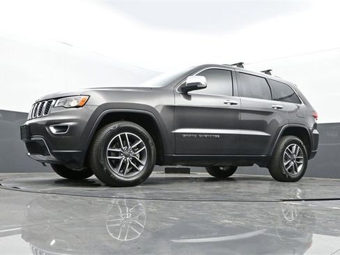 Used 2020 Jeep Grand Cherokee Limited w/ Luxury Group II image 28