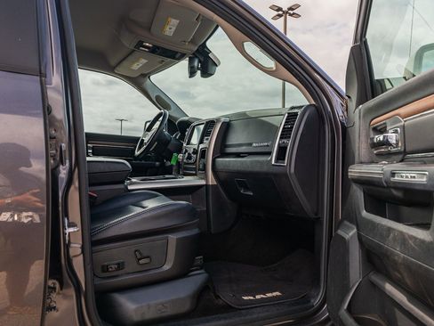 Used 2016 RAM 1500 Laramie RWD image 12