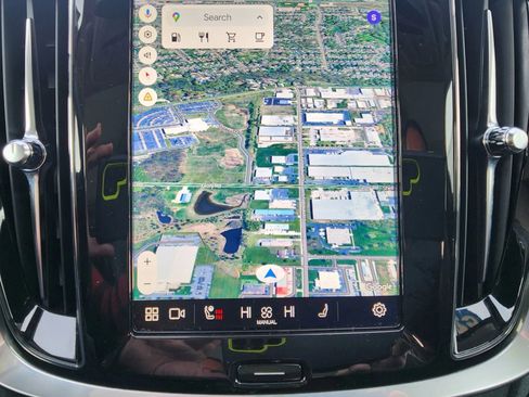 Used 2025 Volvo V60 B5 Cross Country Plus image 27