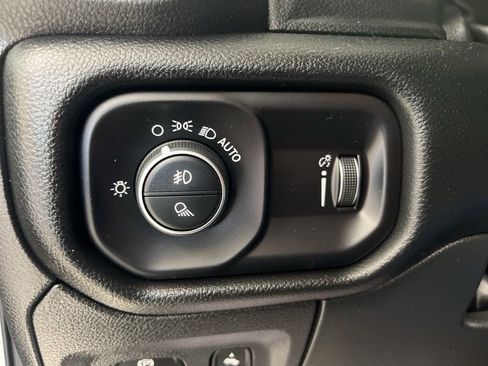 Used 2022 RAM 1500 Big Horn AWD/4WD image 18