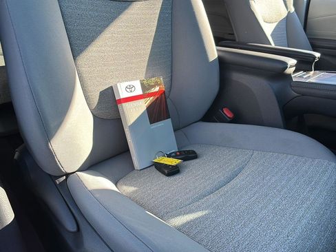 Used 2021 Toyota Sienna LE image 15