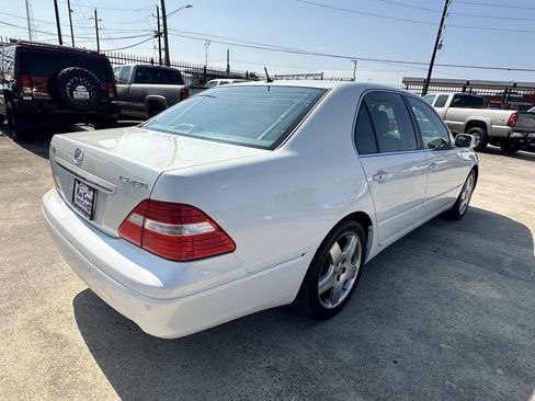Used 2006 Lexus LS 430 RWD image 5