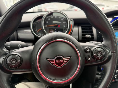 Used 2021 MINI Cooper 2-Door Hardtop image 19