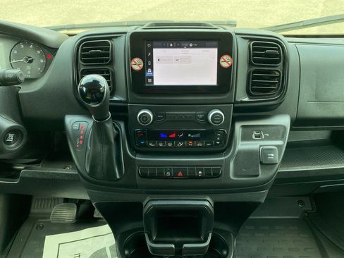 Used 2025 RAM ProMaster 2500 w/ Convenience Group FWD image 18