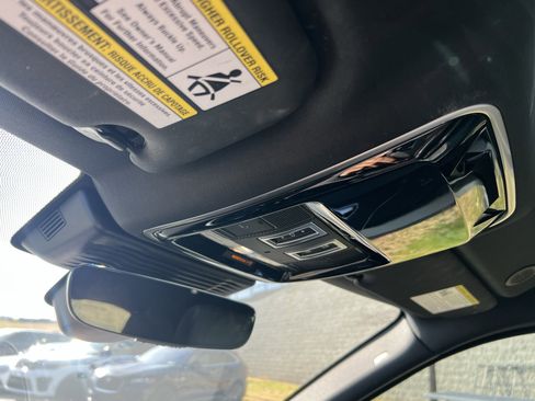 Certified 2025 Land Rover Range Rover Velar S image 20