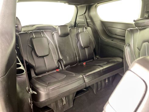 Used 2025 Chrysler Pacifica Select FWD image 25