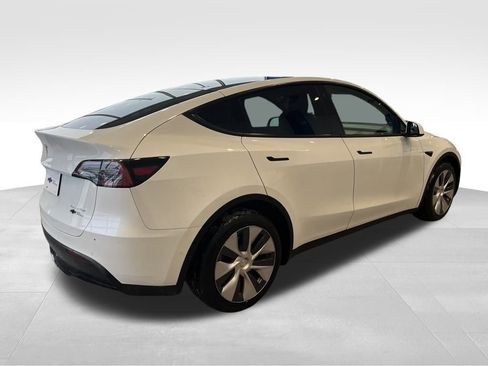 Used 2021 Tesla Model Y Long Range image 5