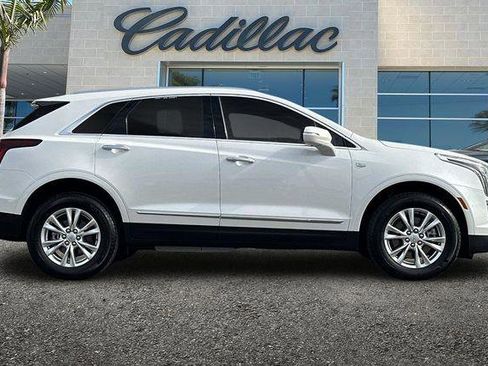 Certified 2025 Cadillac XT5 Luxury FWD image 3