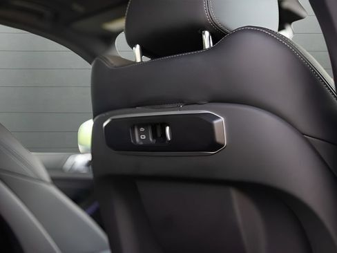Used 2025 BMW X5 xDrive40i w/ M Sport Package AWD/4WD image 58
