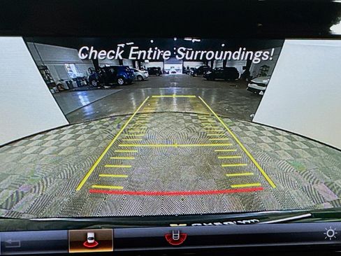 Used 2018 Mercedes-Benz GLC 300 w/ Premium Package image 17