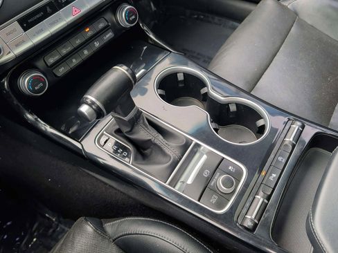 Used 2018 Kia Stinger Premium image 39