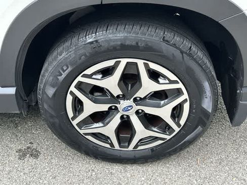 Used 2019 Subaru Forester Premium AWD/4WD image 5