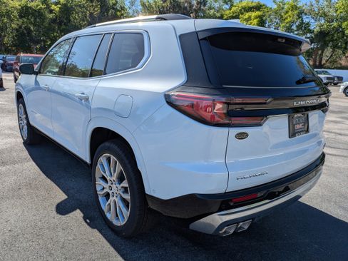 New 2026 GMC Acadia Denali w/ Super Cruise Package image 6