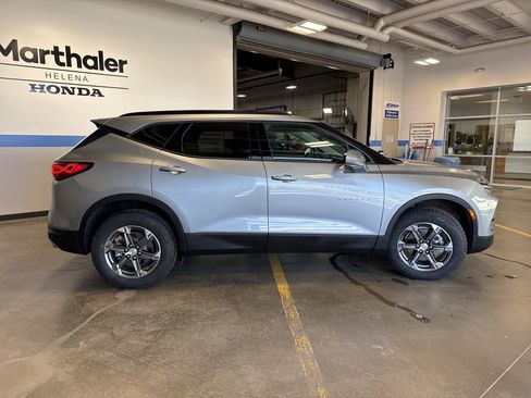 Used 2025 Chevrolet Blazer LT w/ Convenience Package AWD/4WD image 4
