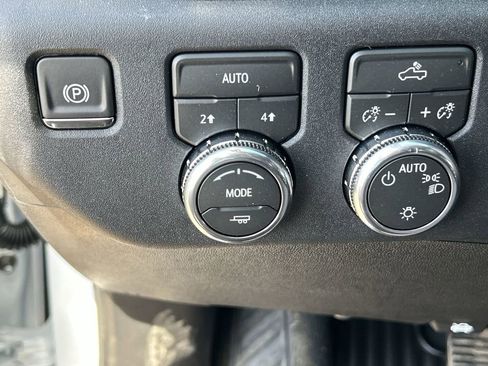 New 2026 GMC Sierra 1500 SLE AWD/4WD image 18