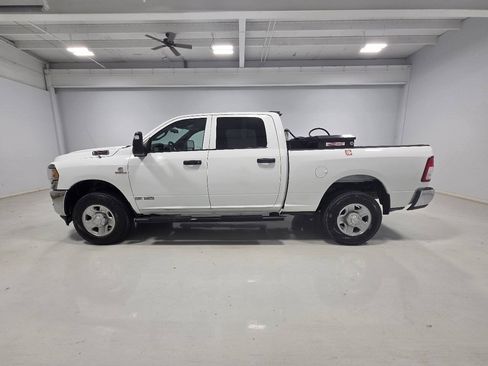 Used 2024 RAM 2500 Tradesman w/ Chrome Appearance Group AWD/4WD image 11