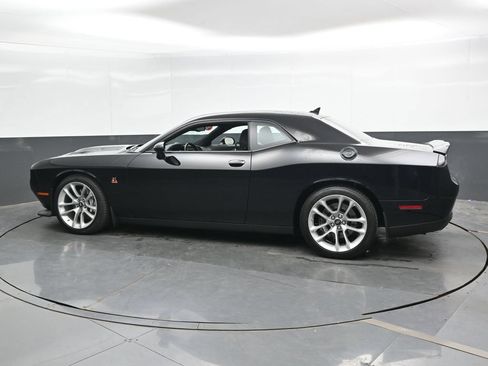 Used 2022 Dodge Challenger R/T Scat Pack RWD image 10