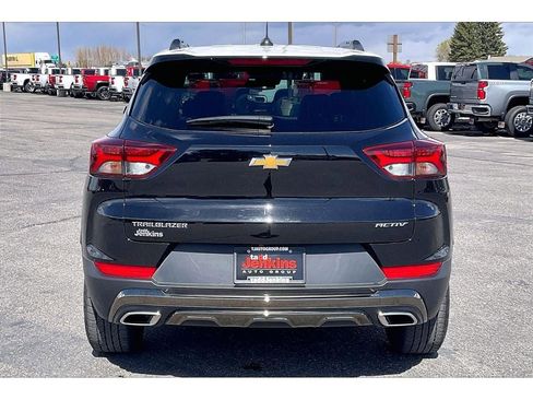 Used 2023 Chevrolet TrailBlazer ACTIV w/ Sun and Liftgate Package FWD image 4