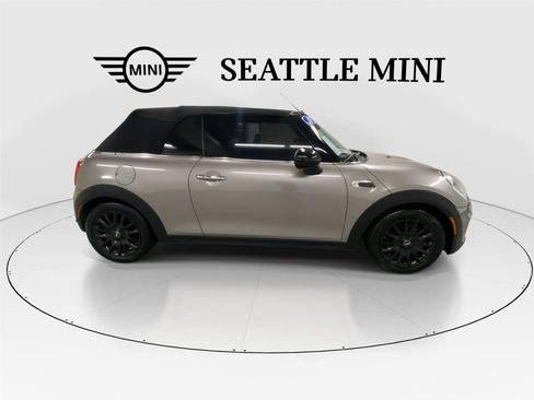 Used 2018 MINI Cooper Convertible image 13