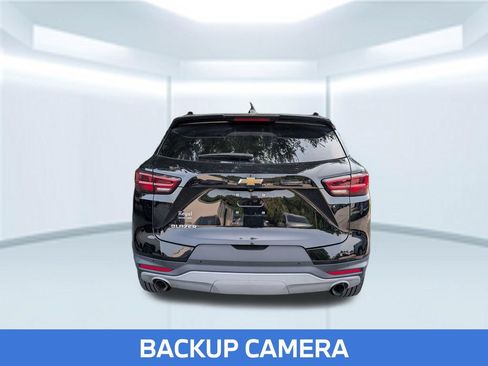Used 2025 Chevrolet Blazer LT w/ Convenience Package FWD image 3